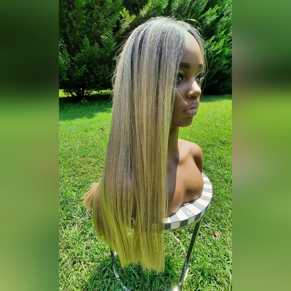 24 inches rooted Sandy blonde straigh5 blunt cut - Picture 5 of 17